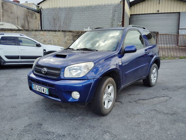 Véhicule particulier Toyota RAV4 3 portes II 2.0 D-4D 16V 4WD 116...