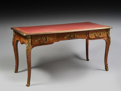 Bureau plat en placage de bois de rose en frisage dans des e… - Photo 1