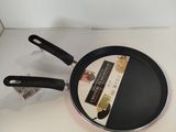 a pan that is sitting on a counter top