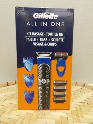 gillet all in one razor and shaver set