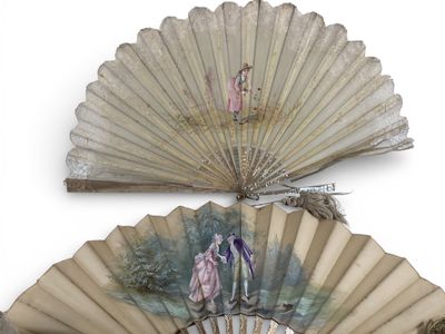 Eventail en tulle et dentelle beige à motif floral, à décor … - Photo 1