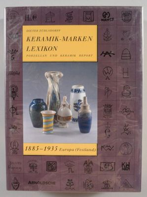 un livre sur la couverture duquel figure l'image d'un ensemble de vases