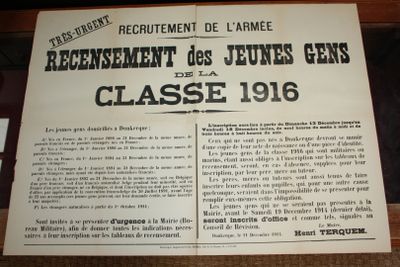 Une ancienne annonce parue dans un journal annonce la mise en place du gouvernement français à Paris