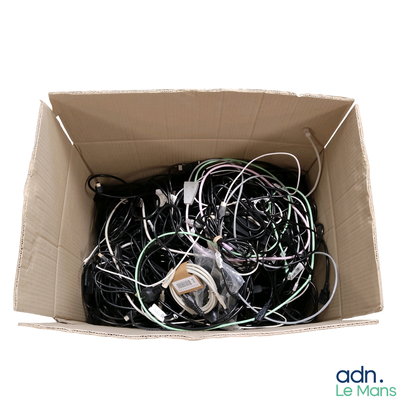 Lot de divers câbles informatique - Non testé - TVA Récupéra…
