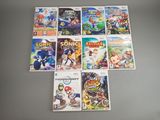 beaucoup de couvertures de jeux vidéo sur la table