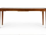 une image représentant une table en bois avec un plateau et des pieds en marbre