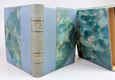 un livre ouvert dont on peut voir l'intérieur