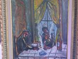 un tableau représentant deux personnes assises à une table devant une fenêtre