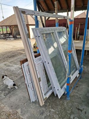 Lot de fenêtres diverses tailles