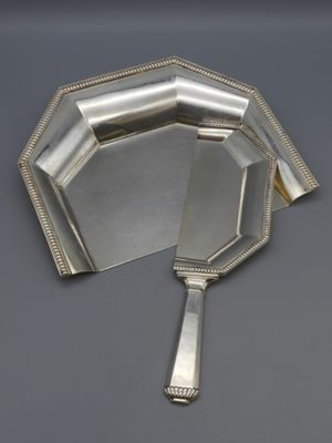 Gallia, ramasse-miette en métal argenté, modèle perles.