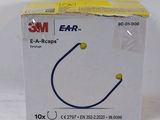 an image of a box of 3m e4r tape on a white surface
