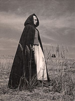 Photographe inconnu. Lot de 2 photos.