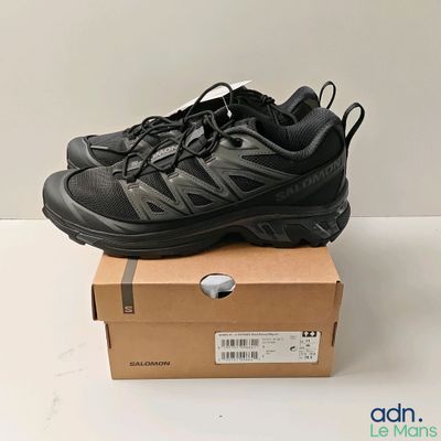 Les chaussures New Balance sont dans le colis et prêtes à être expédiées.