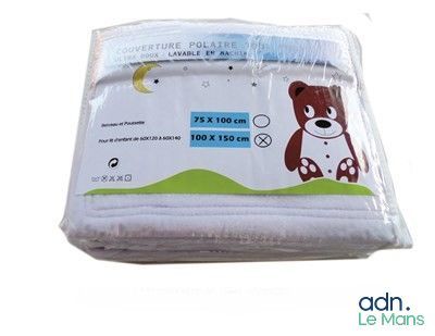 un sac de couches pour bébé posé sur une table