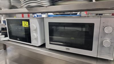 2 micro-ondes HIGH ONE et BEKO