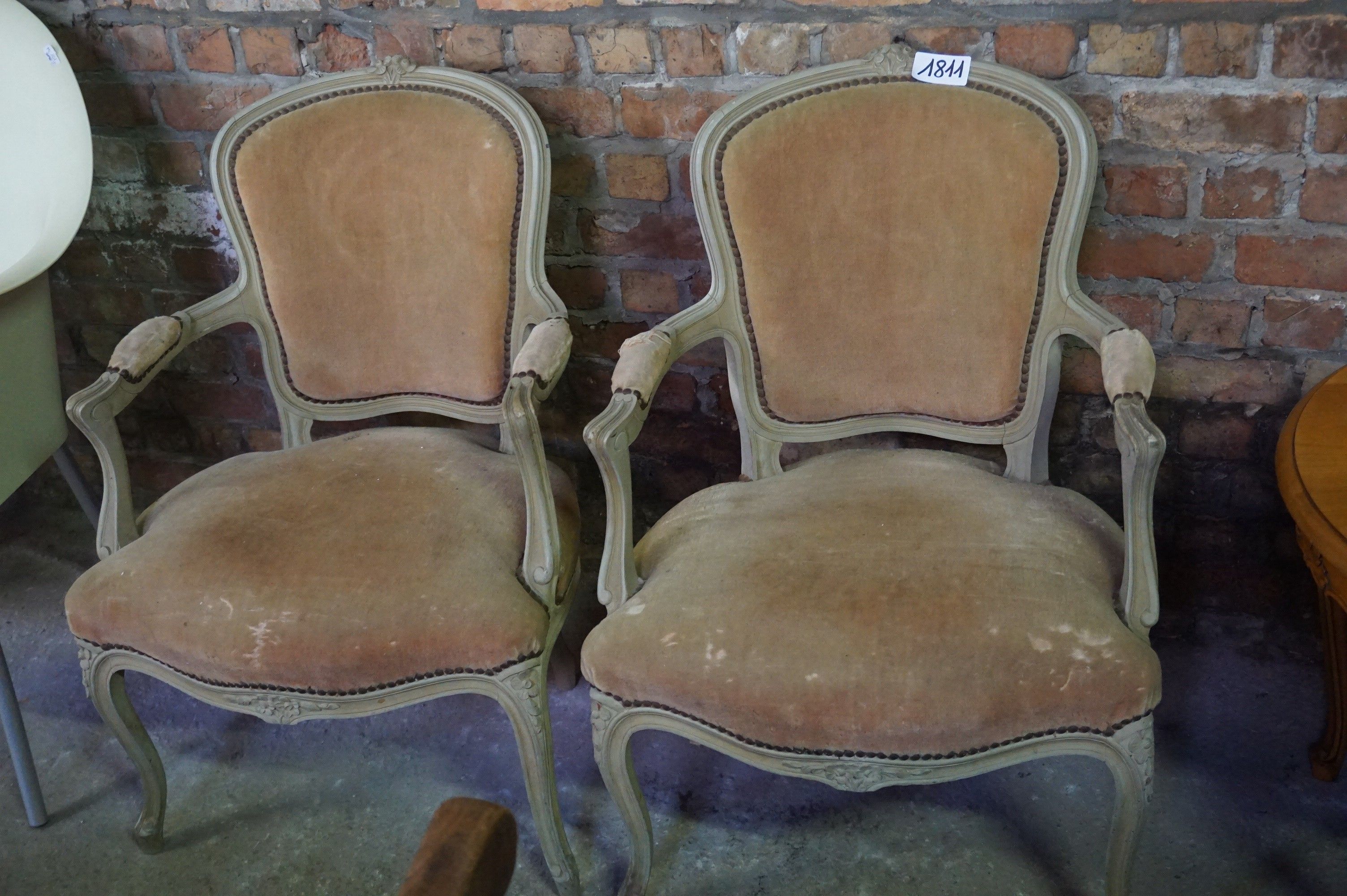 2 fauteuils polychromes de style Louis XV