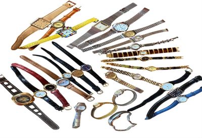 de nombreux modèles de montres disposés en cercle