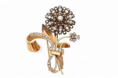 Grande broche fleur en argent et en or 18K (750) sertie de d…