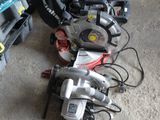 many tools that are sitting on the floor next to each other