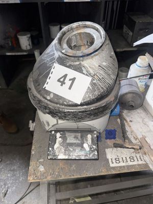 an image of a machine that is sitting on a table