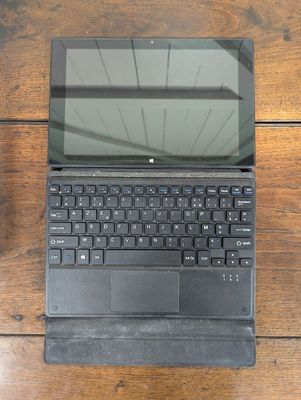 TABLETTE HAIER modèle W1803 avec clavier (sans chargeur, non testée)