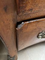 Commode tombeau en bois naturel ouvrant par quatre tiroirs à… (photo 5)