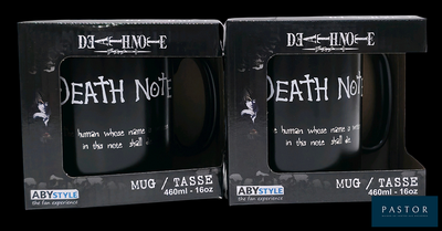 deux tasses à café noires ornées d'un motif « Death Note », dans une boîte