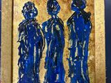 tableau représentant trois personnages bleus dans un cadre doré sur fond bleu