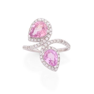 une bague en tourmaline rose et diamant