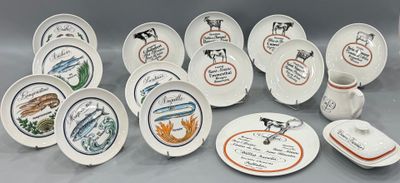 de nombreuses assiettes et tasses ornées de motifs variés