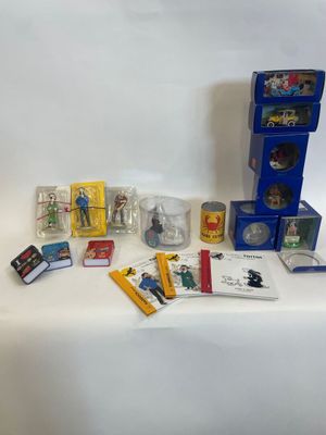 Un ensemble de figurines et divers dédié à TINTIN - Photo 1