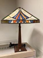 Lampe style TIFFANY. Haut. 50. Vente judiciaire faite aux fr…