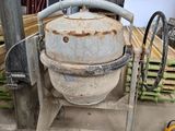 une machine qui se trouve au milieu d'un bâtiment