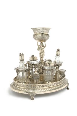 CENTRE DE TABLE En argent, surmonté d'une canéphore soutenan… - Photo 1