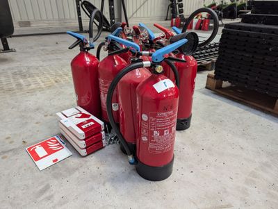 9 EXTINCTEURS et 3 boitiers d'alarme - Photo 1