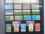 une photo d'une photo d'une collection de timbres