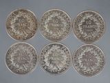 six pièces d'argent britanniques différentes, dont un souverain, un souverain, un souverain et un souverain