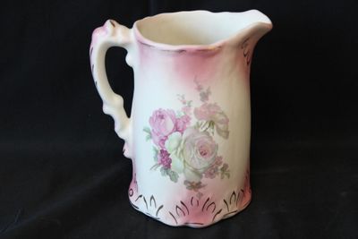 Carafe anglaise, motif fleurs roses