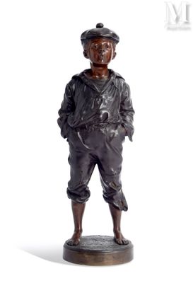 statue en bronze représentant un garçon coiffé d'un chapeau