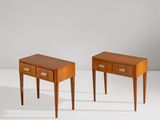 paire de tables de chevet de style « person »
