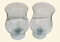 Paire d'imposantes photophores en verre moulé pressé présent… (photo 2)