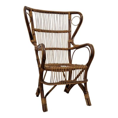 une image représentant une chaise en osier sur fond blanc