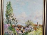 une peinture à l'huile représentant une route de campagne avec des maisons et des arbres en arrière-plan