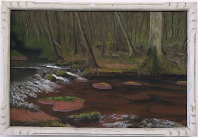 un tableau représentant un ruisseau traversant une forêt
