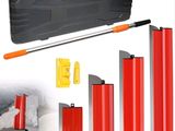 une photo d'un ensemble d'outils comprenant un porte-outil, un marteau et un outil