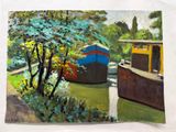 une peinture représentant deux bateaux sur l'eau près d'un arbre