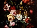 peinture d'une nature morte de fleurs dans un vase sur une table