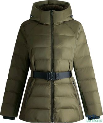 une veste pour femme avec une ceinture et une capuche