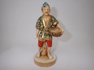 JAPON Sujet en porcelaine, H. 13,5cm - Photo 1