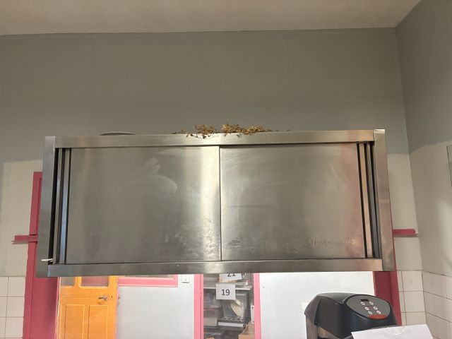 Placard neutre suspendu tout inox deux portes coulissantes. L 140...